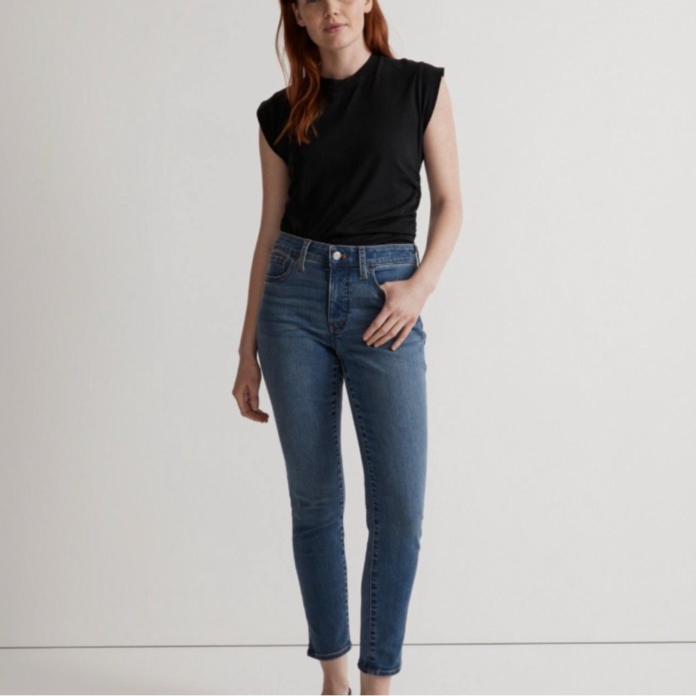Madewell Petite Curvy Mid-Rise Roadtripper Jeans